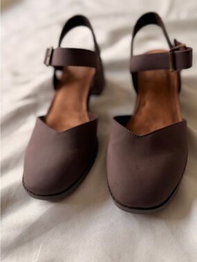 Toms Brown V-Toe Ankle Strap Block Heel Mules
